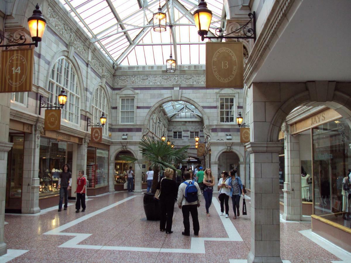 Gamul Place - Quiet City Centre Честер Экстерьер фото